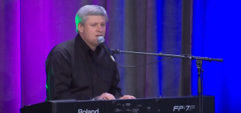 Canadian Prime Minister Performs “Sweet Child O’ Mine”