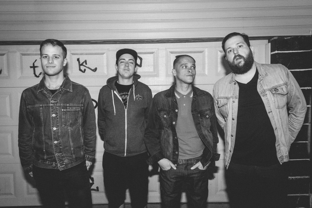 301-HOUNDS PRESS 1