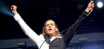 Riff Pics: TURF 2016 Vol. 1 – The Hives, James Bay, Limblifter & More