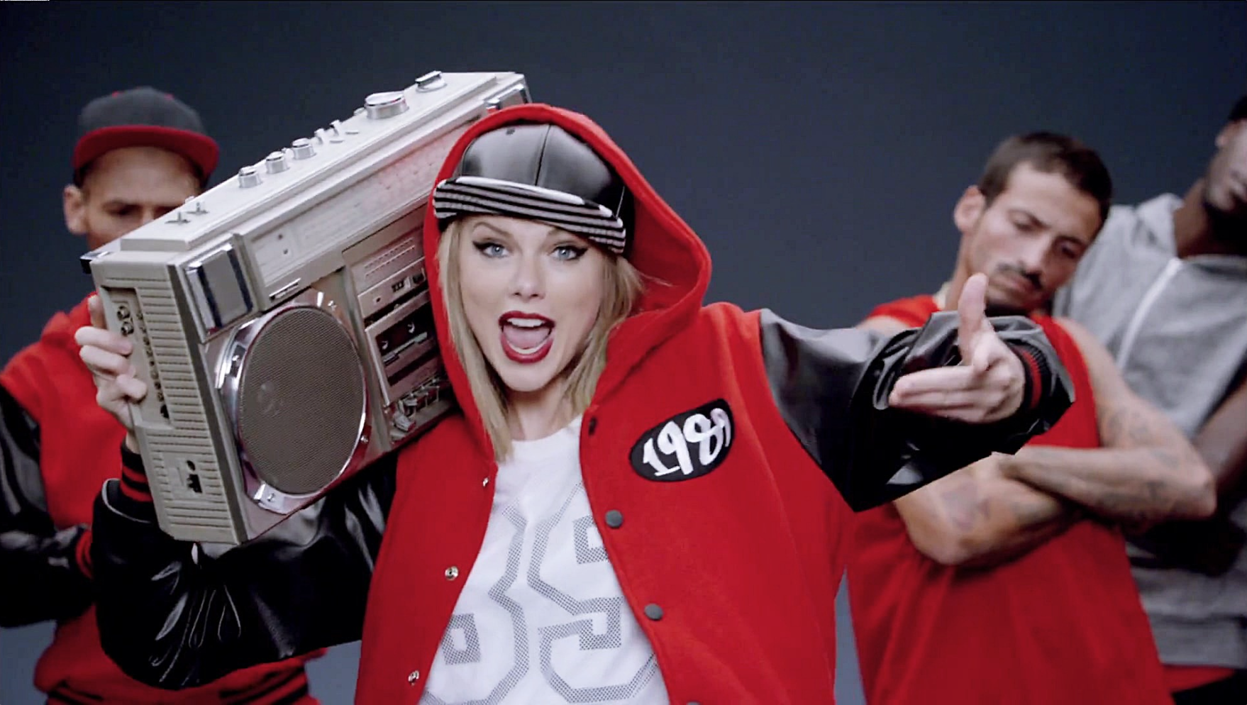 Рингтон зарубежные популярные новинки. Taylor Swift Shake it off. Музыкальные видеоклипы. Музыкальная фотосессия. Клипы фото.